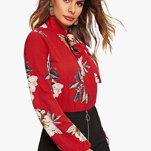 Tie neck flower blouse - Picture 2 of 7